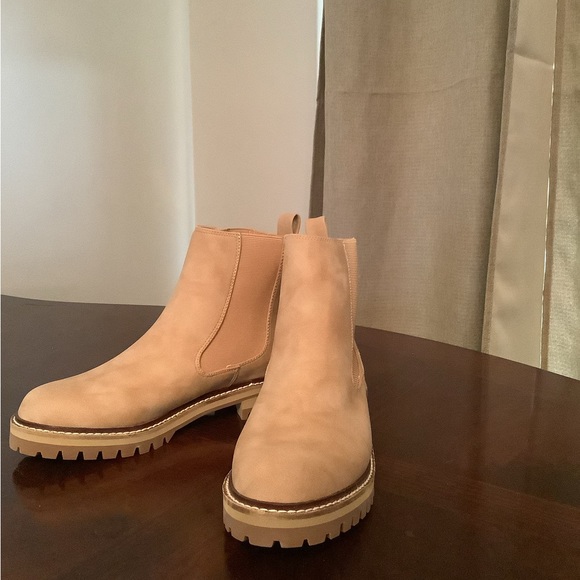 New tan ankle boots - Picture 2 of 7